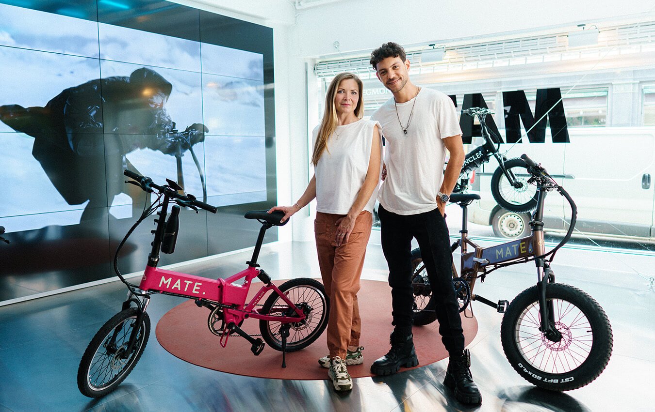 foto de los creadores de la mate, en una tienda de matebike